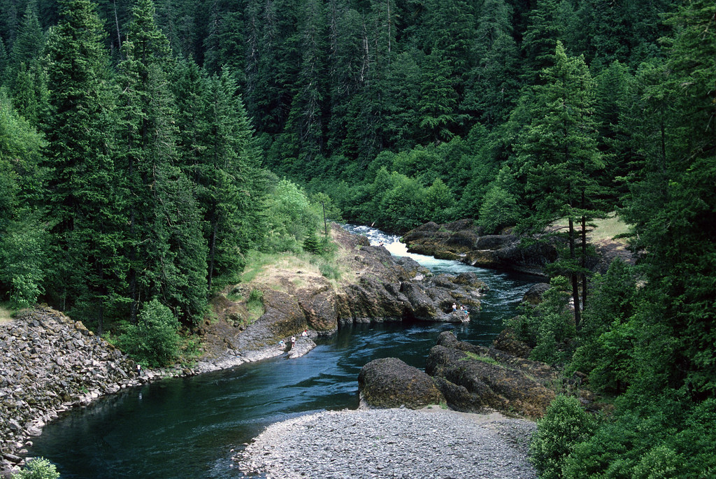Clackamas River Kayaking and Paddle Boarding in Oregon - Maps ...